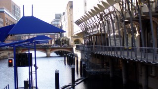 Alsterfleet mit Schleuse